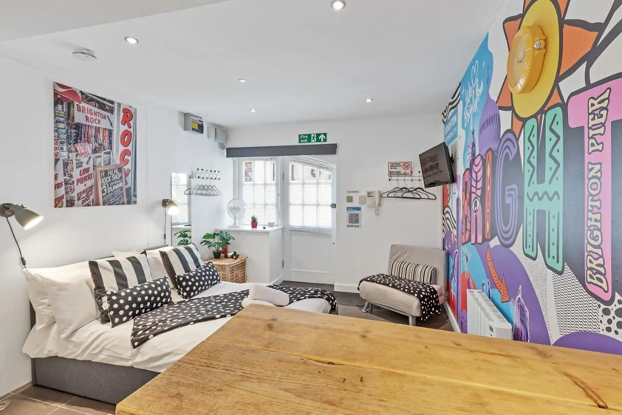 Artist Studio - By My Getaways Hove Regno Unito